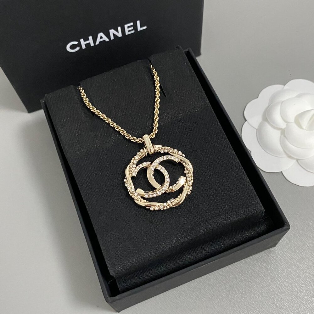 Chanel women's necklace